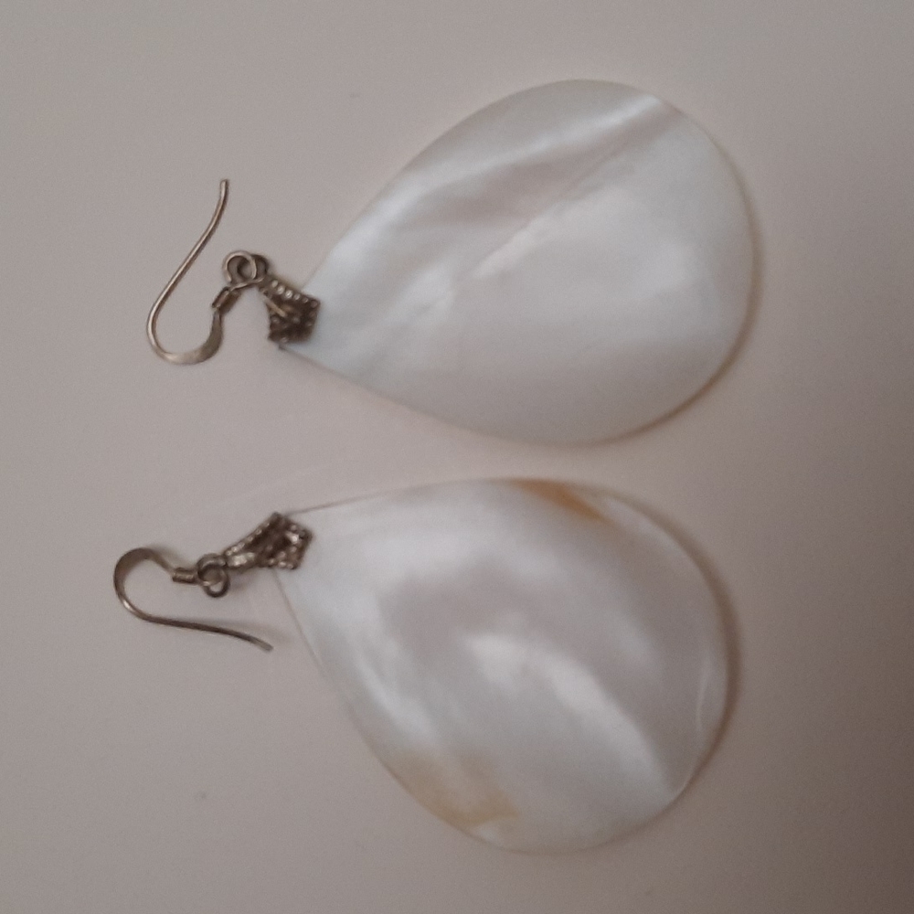 Shell drop earrings - Picture 2 of 4